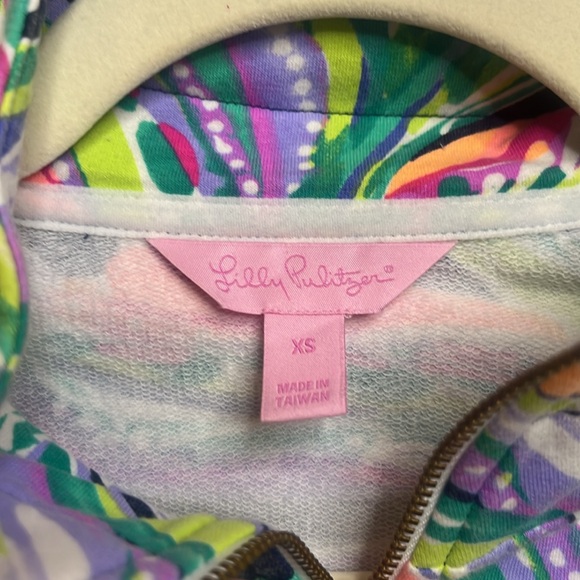 Lilly Pulitzer Skipper Popover. Size XS - Picture 2 of 3